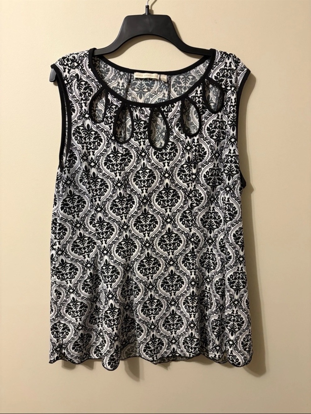 Sleeveless Black & White Damask Teardrop Neck Tank Top Women’s 2X